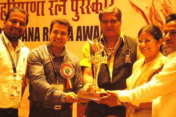 Dr. Aman Bathla Fastest Pianist in the World Is Conferred Haryana Ratna