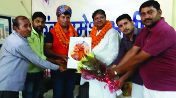 उमेश भाटी ने किया अध्यक्ष का स्वागत