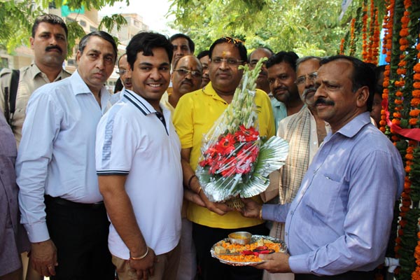 विधायक विपुल गोयल ने किया वाटर कूलर का उद्धघाटन