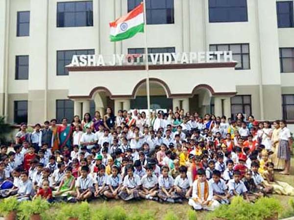 आशा ज्योति विद्यापीठ में मनाया गया स्वतंत्रता दिवस