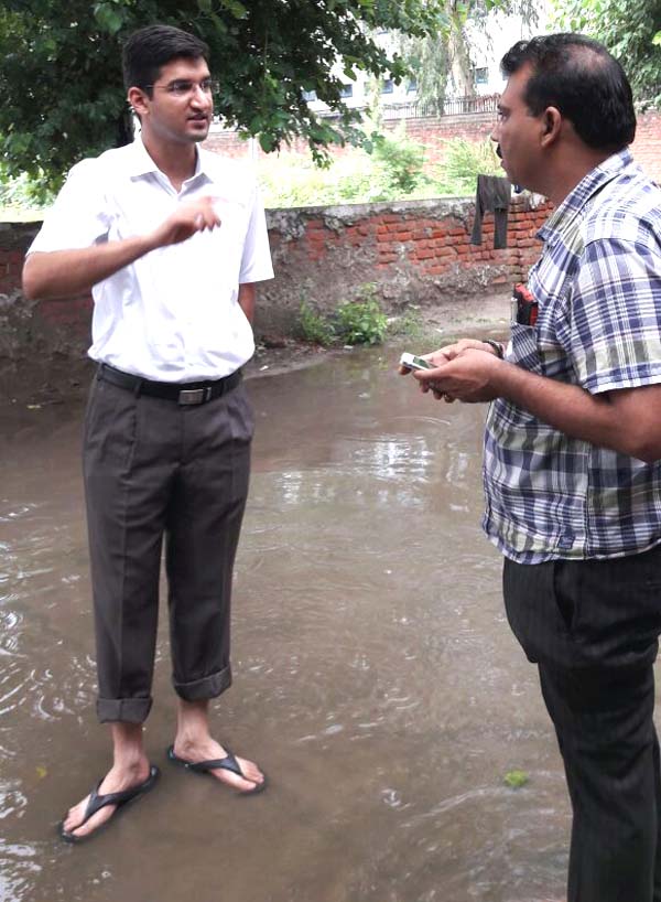 निगमायुक्त दहिया ले रहे हैं प्रबंधों का जायजा