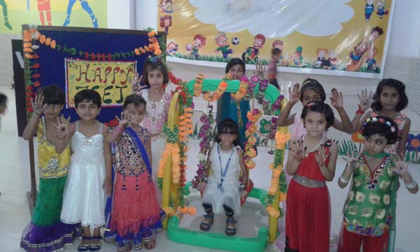 विद्यासागर इंटरनेशनल स्कूल में हरियाली तीज का आयोजन