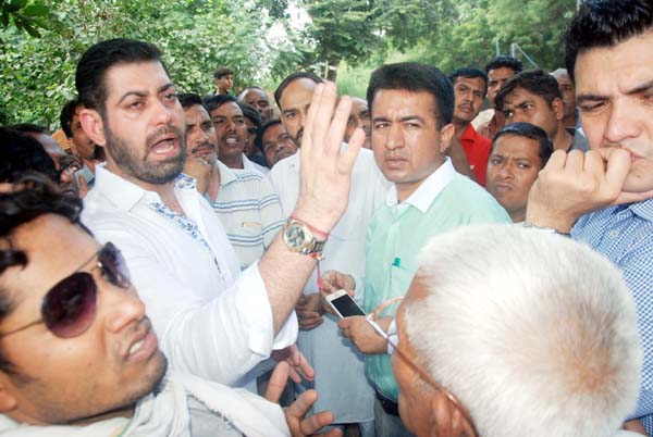 बाबा भीमराव अंबेडकर की प्रतिमा के लिए जगह निर्धारित करें प्रशासन : विकास चौधरी