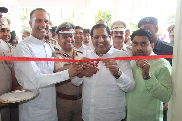 नवनिर्मित सेक्टर-55 थाना भवन का विपुल गोयल ने किया उद्धघाटन