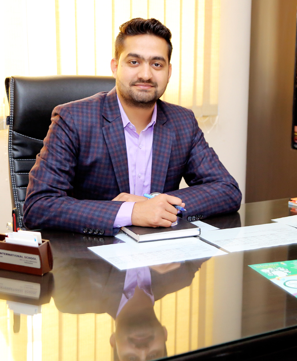 विद्यासागर इंटरनेशनल स्कूल ने बढ़ाई स्कॉलरशिप की राशि