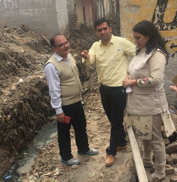 निगमायुक्त ने किया वार्ड कार्यालयों का औचक निरीक्षण