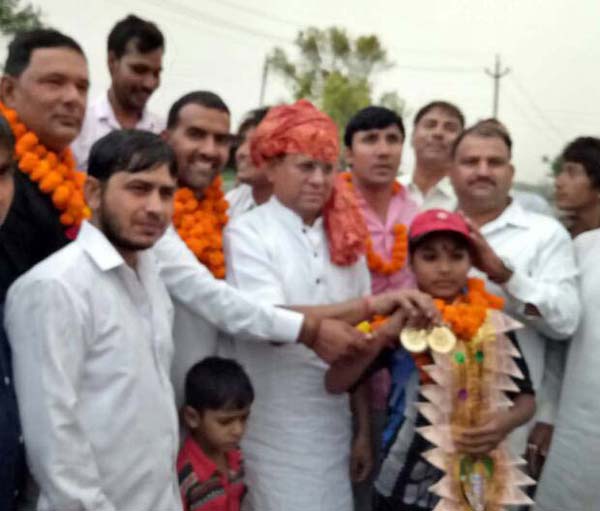 भाजपा नेता राजेश नागर ने किया गोल्ड विनर का स्वागत