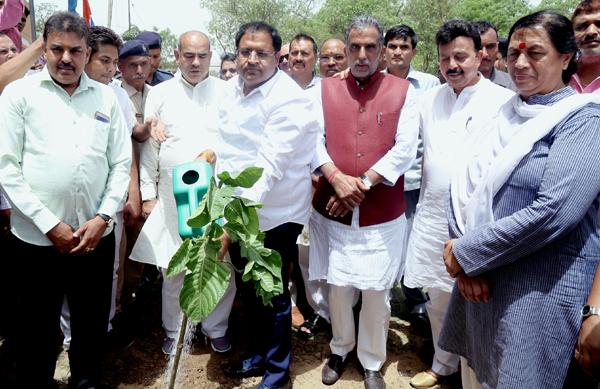 पर्यावरण दिवस पर पर्यावरण मंत्री विपुल गोयल ने नगर निगम को दिया बड़ा तोहफा