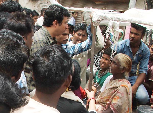 पानी की किल्लत को लेकर जाम, विधायिका के खिलाफ नारेबाजी