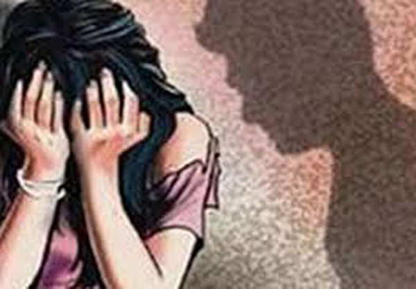 नशीला पेय पदार्थ देकर किया युवती से दुष्कर्म