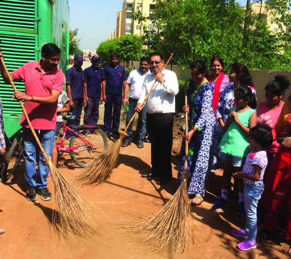 बीपीटीपी पार्क प्लोर-11 ने चलाया स्वच्छता एवं पौधारोपण अभियान