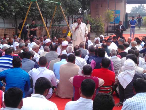 पं. सुरेन्द्र शर्मा बबली की अगुवाई में पंचायत