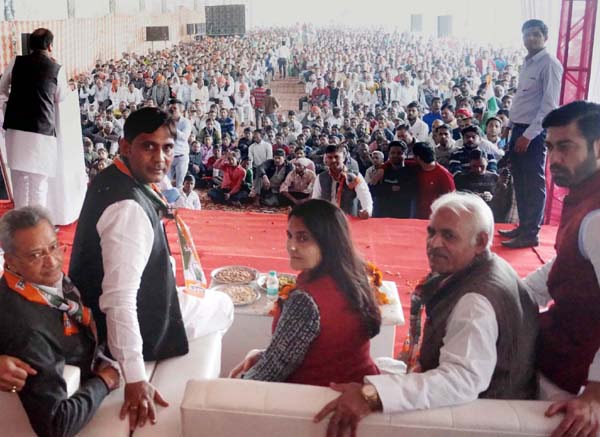 भाजपा सरकार ने देश को बनाया प्रयोगशाला : किरण चौधरी