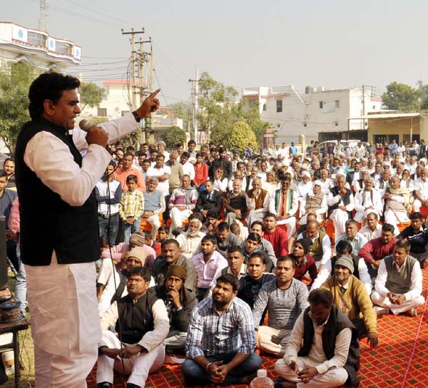 तिगांव क्षेत्र में नौकरियों को लेकर श्वेत पत्र जारी करे भाजपा सरकार : ललित नागर