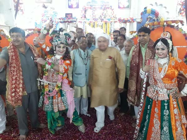 महारानी वैष्णोदेवी मंदिर में खेली गई फूलों की होली