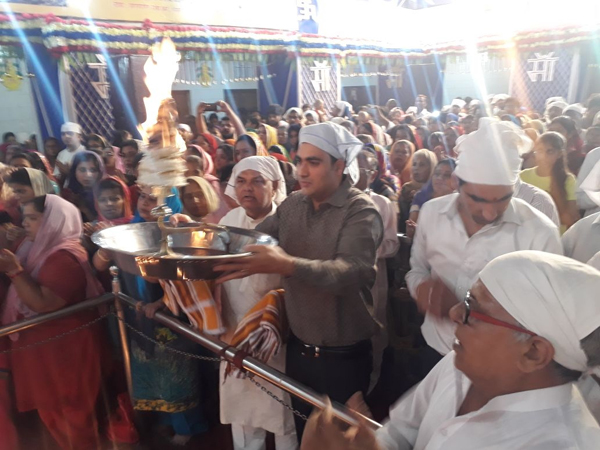 वैष्णोदेवी मंदिर में नवरात्रों के दूसरे दिन की गई मां ब्रहमचारिणी की पूजा