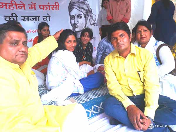 अनशन पर बैठी स्वाती मालिवाल के समर्थन में पहुंचे आप नेता धर्मबीर भड़ाना