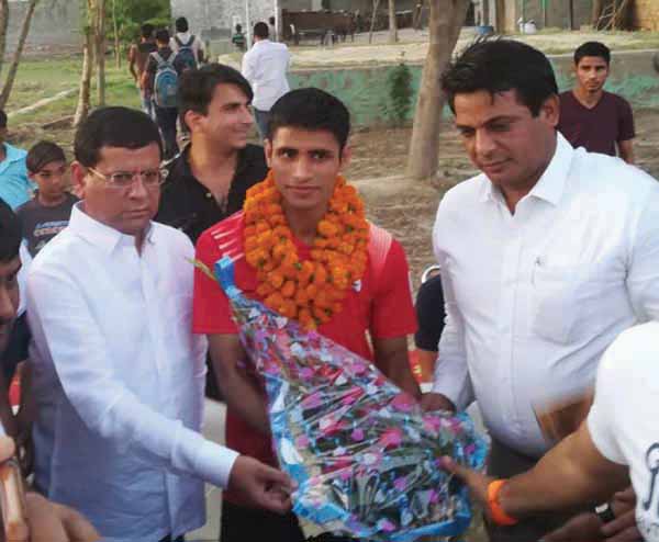 भाजपा नेता राजेश नागर ने किया गौरव सोलंकी का स्वागत
