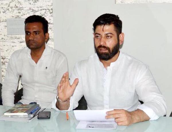 एसआरएस महाघोटालेबाजों की संपत्ति अटैच कर पीडि़तों को दिलाया जाए न्याय : विकास चौधरी