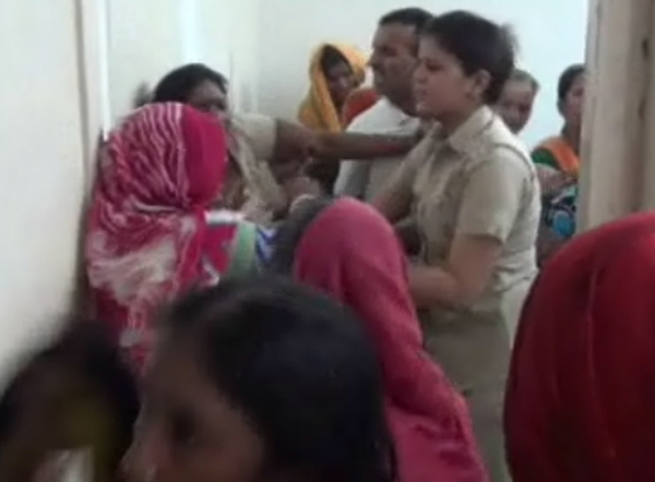 महिला थाने में जमकर हंगामा(पुलिस पर उचित कार्रवाही ना करने का आरोप)