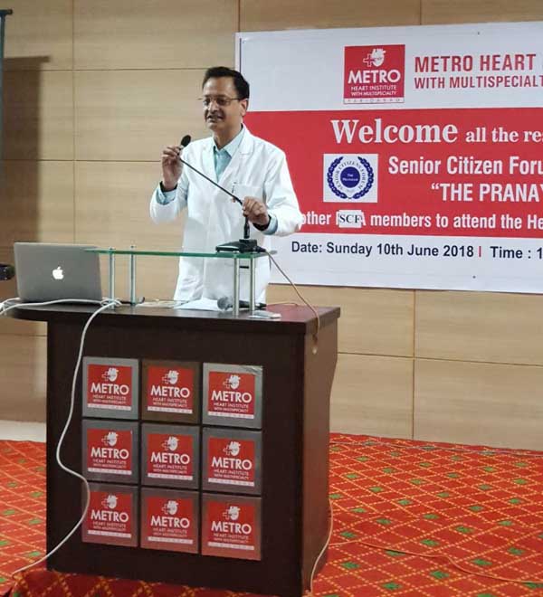 वरिष्ठ नागरिकों के लिए एक स्वास्थ्य वार्ता का आयोजन