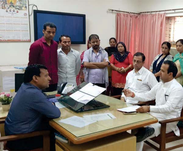 ईएसआई मैनेजमेंट नौकरी से निकाले कर्मचारियों को पुन: करें बहाल : सुमित गौड़
