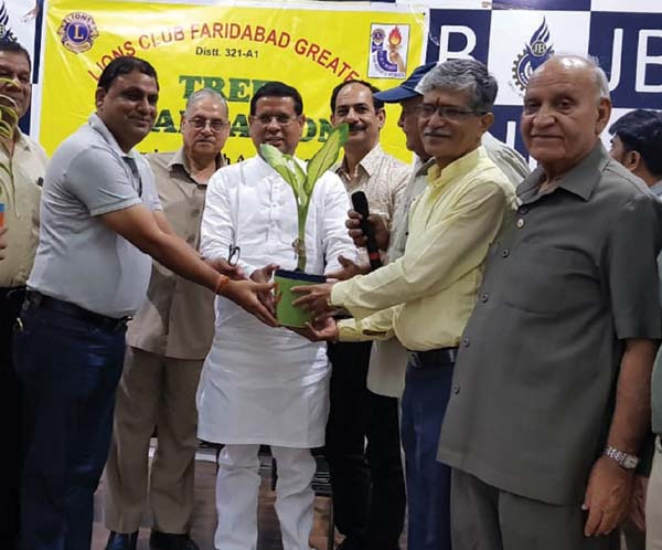 जीवन में एक पौधा अवश्य लगाना चाहिए :राजेश नागर