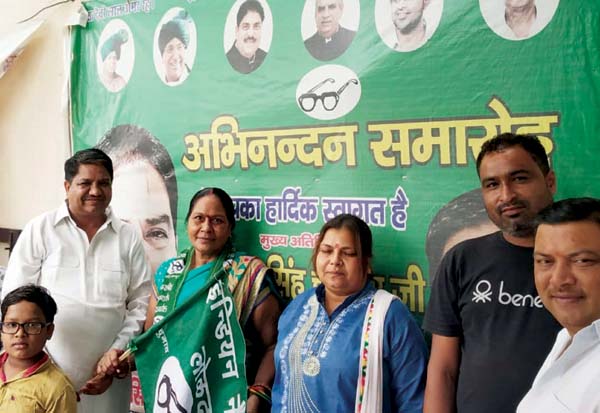 उमेश भाटी के नेतृत्व में भाजपा की पूर्व मंडल उपाध्यक्ष इनेलो में शामिल