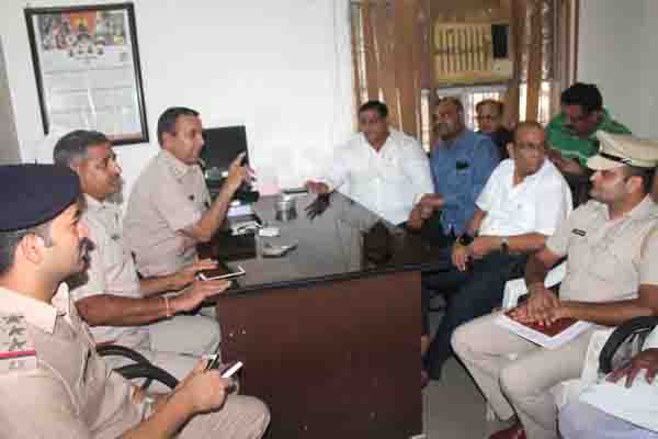 कांवड़ यात्रियों की सुरक्षा को लेकर के्रशर मालिकों को दिए दिशा-निर्देश