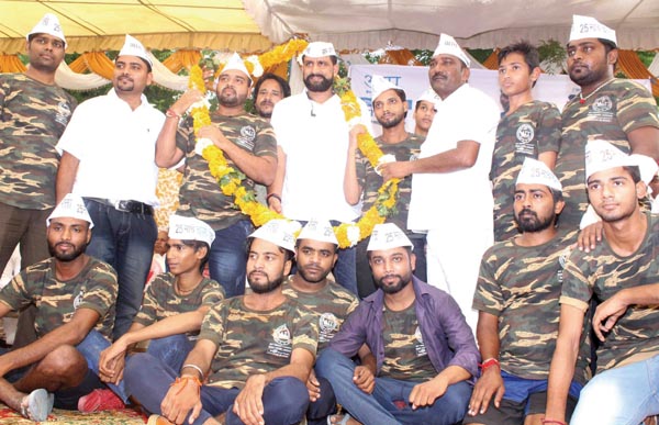 आप लोकसभा प्रभारी का किया प. गिर्राज शर्मा ने स्वागत