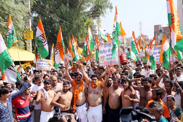 पेट्रोल-डीजल पर अर्धनग्र होने वाले भाजपाईयों को ढूंढ रही है जनता : ललित नागर