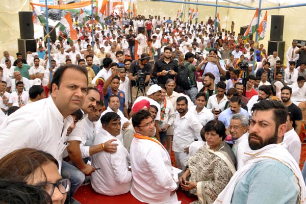 ‘साइकिल यात्रा’ को मिल रहे भारी जनसमर्थन से बौखलाई भाजपा-इनेलो : अशोक तंवर