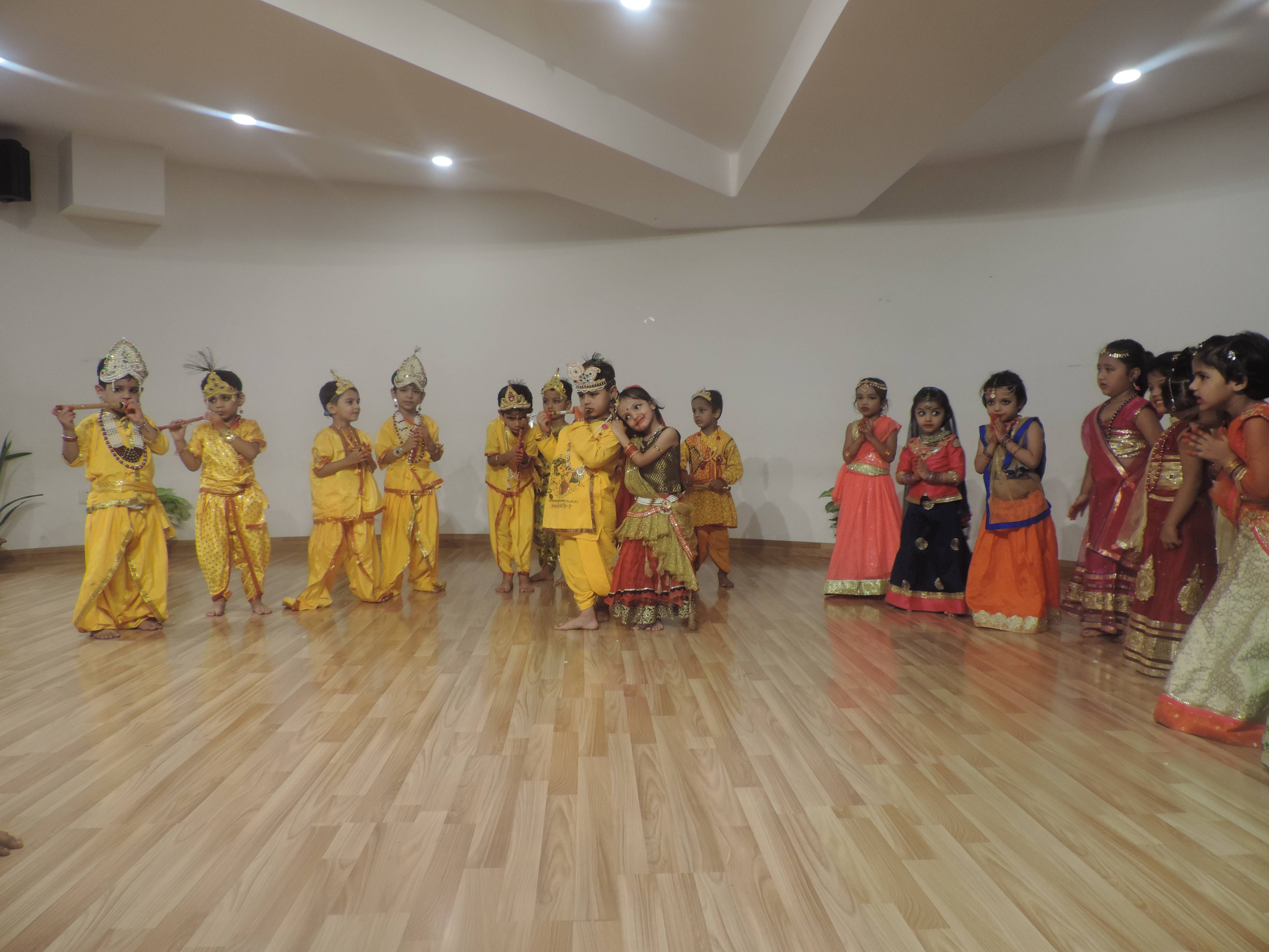ग्रांड पेरेंट्स डे पर सूरजकुंड इंटरनेशनल स्कूल के बच्चों ने मचाई धूम