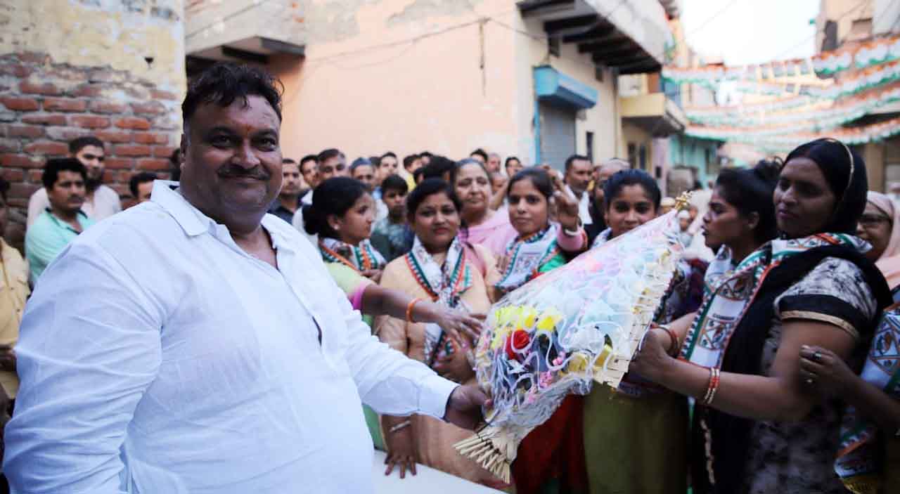 पैराशूट से उतरे उम्मीदवार को नहीं है क्षेत्र की समस्याओं की जानकारी : लखन सिंगला