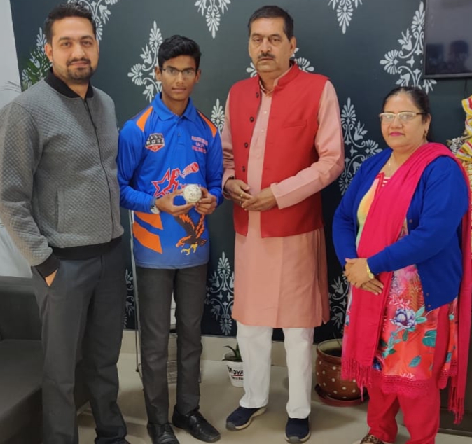 विद्यासागर इंटरनेशनल स्कूल के छात्र का हुआ क्रिकेट लीग के लिए चयन