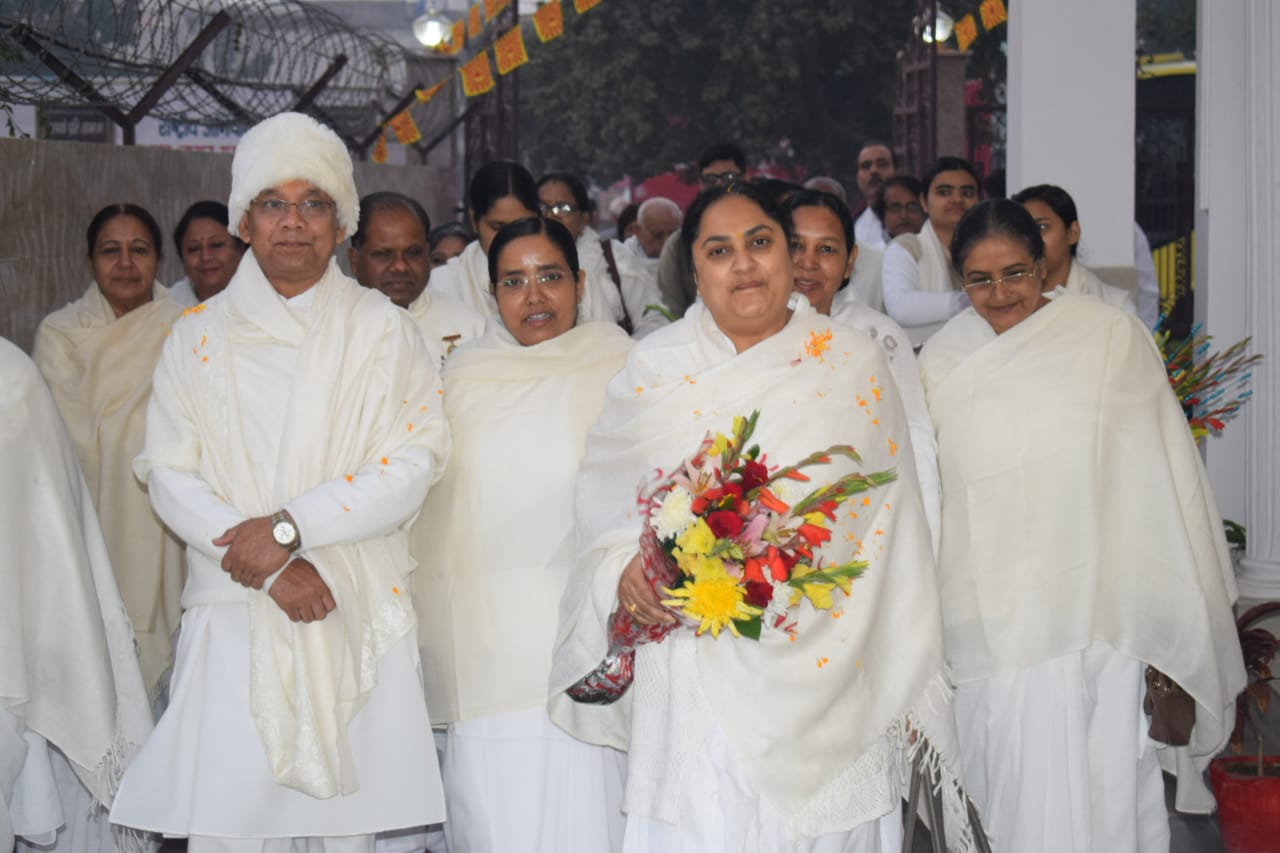 आध्यात्मिक कार्यक्रम का आयोजन