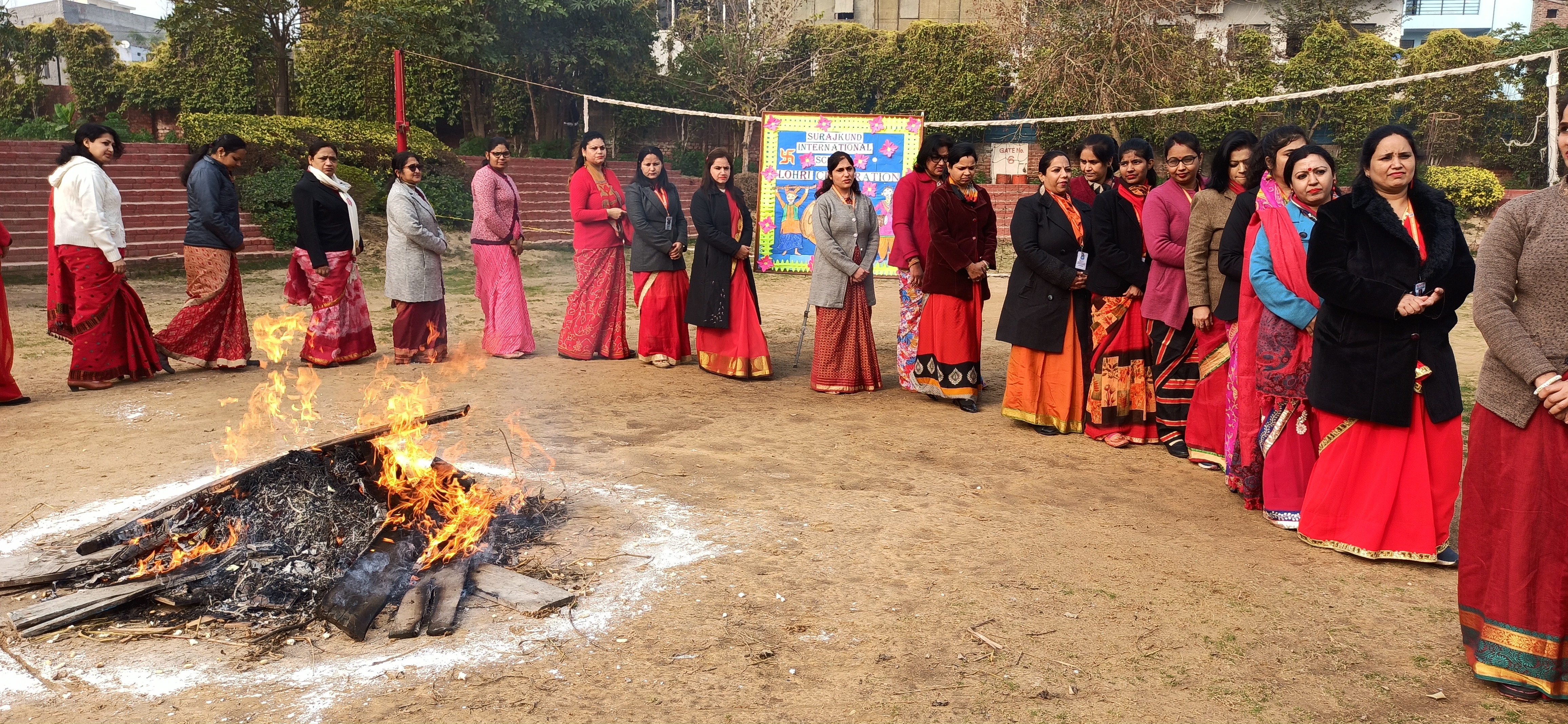 सूरजकुंड इंटरनेशनल स्कूल में मनाया गया लोहड़ी एवं मकर संक्रांति का पर्व